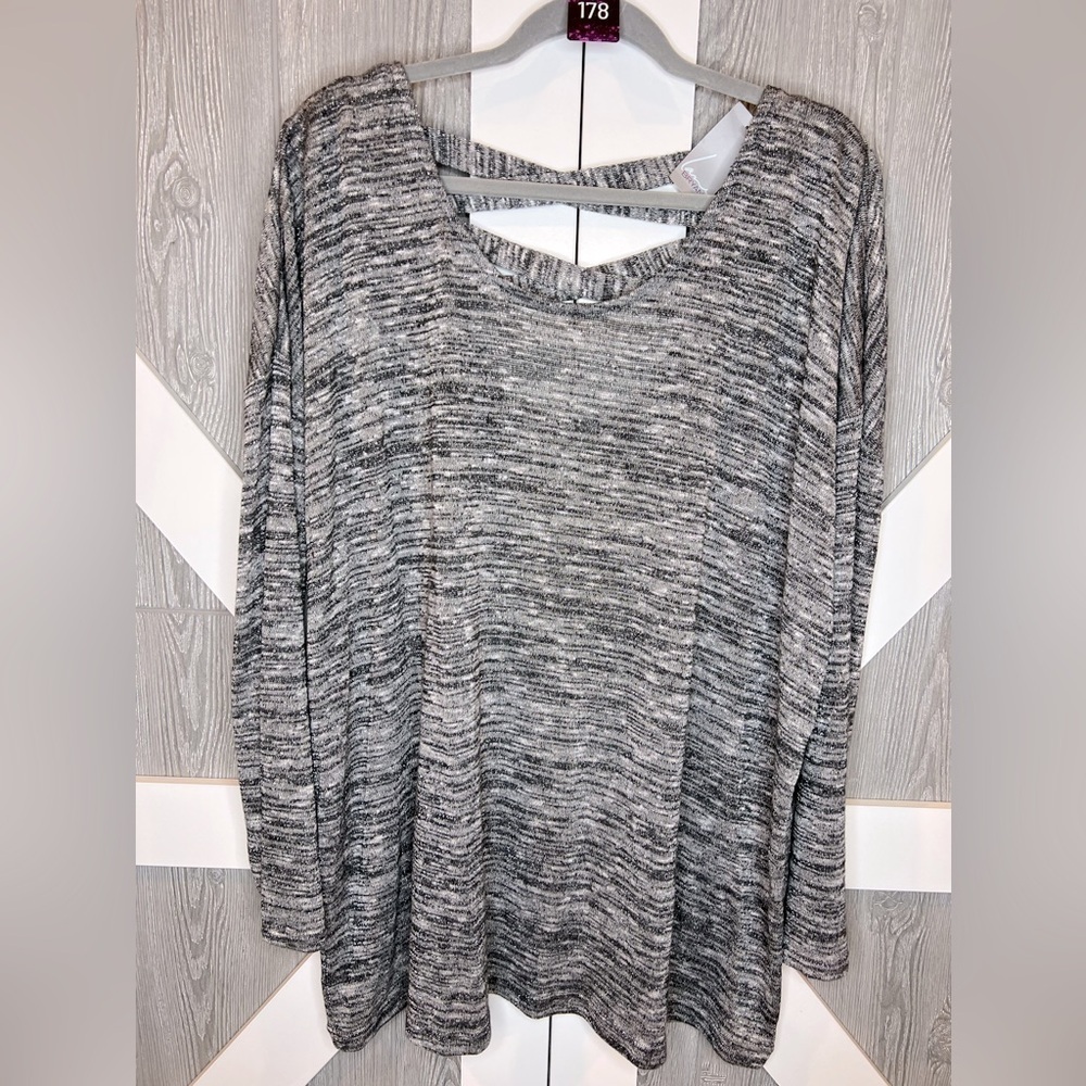 B14.23 NWT Lane Bryant Swing Long Sleeve Gray Heathered Criss Cross Back Sweater